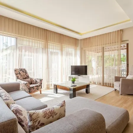 Villa Deniz Ve Orman Manzaralı 4+2 Almina *
