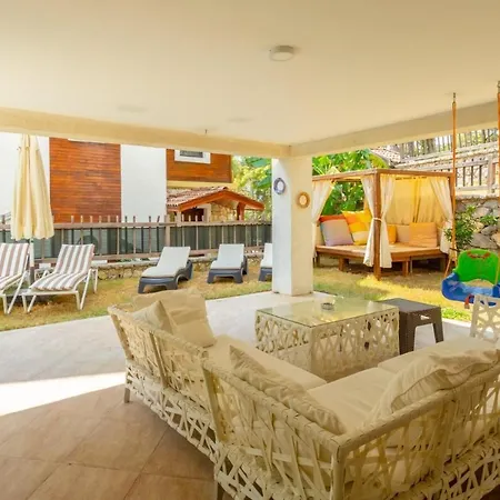Villa Deniz Ve Orman Manzaralı 4+2 Almina