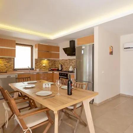 Villa Deniz Ve Orman Manzaralı 4+2 Almina