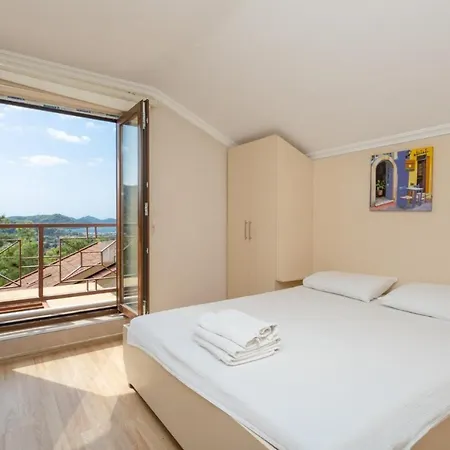 Deniz Ve Orman Manzaralı 4+2 Almina Villa