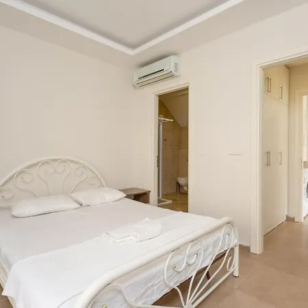 Deniz Ve Orman Manzaralı 4+2 Almina Villa Göcek