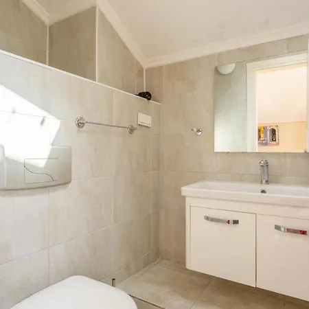 Deniz Ve Orman Manzaralı 4+2 Almina Villa Göcek