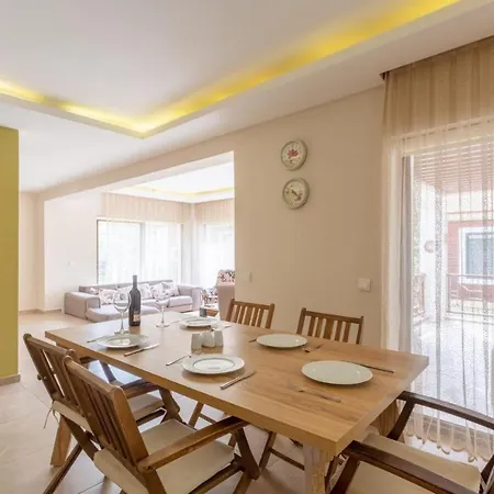 Deniz Ve Orman Manzaralı 4+2 Almina Villa Göcek